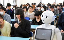 Nhật Bản sử dụng robot để giảm tình trạng trốn học