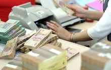 Ngân hàng tuần qua: “Đau đầu vì thừa tiền”, đua cho cho vay trả nợ ngân hàng khác, tài sản toàn ngành sụt giảm