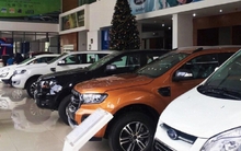 Kích cầu tiêu dùng cuối năm, các hãng xe đua nhau giảm giá