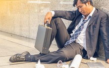 Đàn ông "thất bại" thường có 4 thói quen xấu: Không sửa thì thông minh đến mấy vẫn "kiệt quệ"