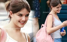 Suri Cruise gây ấn tượng với khoảnh khắc cười rạng rỡ trên phố