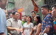 Thủ tướng thị sát hiện trường vụ cháy đặc biệt nghiêm trọng tại Hà Nội