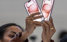 Cứ chê "mua chỉ phí tiền", nhưng đây là thứ iPhone 15 làm được còn điện thoại mà bạn đang cầm thì không!