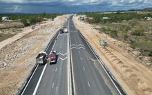 Thí điểm dùng cát biển làm cao tốc: Nhiều lợi ích từ một ứng dụng