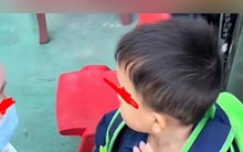 Mãi không thấy học sinh đến lớp, cô giáo mầm non liên lạc với phụ huynh thì ngỡ ngàng