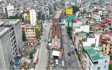 Cầu vượt Nguyễn Văn Cừ - Hồng Tiến gấp rút thi công sau vướng mắc mặt bằng