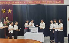 Người Hà Nội tưởng niệm các nạn nhân trong vụ cháy chung cư mini