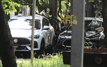 Ảnh thực tế 2 chiếc MG HS 2023 đang làm thủ tục càng củng cố thông tin xe sắp bán tại Việt Nam