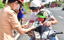 Hàng ngàn người “đứng hình” khi “bị” CSGT Bạc Liêu dừng xe