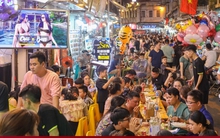 Hàng quán vỉa hè phố cổ Hà Nội chật kín khách dịp nghỉ lễ Quốc khánh