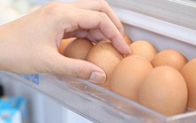 Trứng đầy dinh dưỡng nhưng bảo quản trong tủ lạnh theo cách này lợi bất cập hại, nhiều người vẫn quen làm