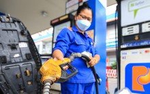 Giá xăng dầu tăng mạnh vào ngày mai?