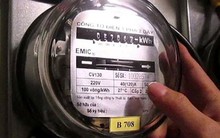 Phòng trọ chỉ ở 2 người, cuối tháng kiểm tra công tơ điện chàng trai ngã ngửa bởi con số bất ngờ