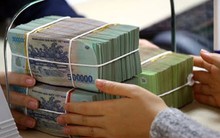 Vay vốn ngân hàng này 'đảo nợ' ngân hàng khác: Lãi suất cao ngất và không dễ vay