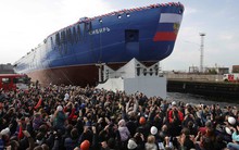 Nga trình làng siêu tàu ở sự kiện 30.000 người dự: Chỉ đóng 1 chiếc duy nhất