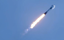 Vệ tinh internet của tỉ phú Musk liên tục bị đốt cháy trong không gian