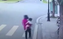 Xác định thi thể người phụ nữ dưới sông Đuống là nghi phạm bắt cóc, sát hại bé gái 2 tuổi