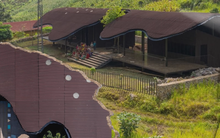 Có một ngôi trường rất đẹp nằm lọt thỏm giữa thung lũng, cuộc sống của học sinh ở đây nghe kể mà thương