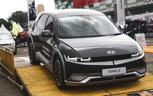 Đắt gấp 3 nhưng Hyundai Ioniq 5 bán chạy hơn xe Trung Quốc giá rẻ tại thị trường ô tô lớn nhất ĐNÁ
