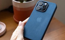 Không phải iPhone 15, cả thế giới đang nói về chiếc ốp lưng giá 1,5 triệu này từ Apple: Quảng cáo 'mềm như da lộn' nhưng khi mua về 'chỉ muốn vứt đi ngay'