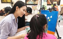 Diễn viên, hoạ sĩ nổi tiếng mở phòng tranh cho trẻ tự kỷ: Là nữ “tổng tài” của một công ty BĐS, xem hội họa là đam mê cả đời