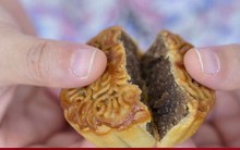 Công ty tặng bánh trung thu giả, nữ nhân viên phản ánh liền bị đuổi việc