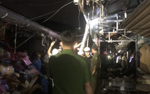 Chợ Ba Đồn bất ngờ bốc cháy trong đêm