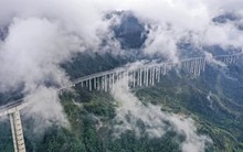 “Thiên lộ trên mây” tốn hơn 80.000 tỷ đồng ở Trung Quốc: Dài 240km, mất 5 năm để xây dựng, tựa rồng uốn lượn qua núi