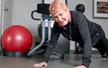 Biểu tượng thể hình 97 tuổi tiết lộ công thức làm loại đồ uống giúp bà sống trường thọ