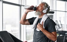 Từ 50-60 tuổi, đàn ông vẫn làm tốt 4 việc này chứng tỏ thể lực tốt