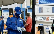 Lùi ngày điều chỉnh giá xăng dầu, dự báo giá có thể giảm