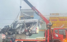 CLIP: Hiện trường vụ xe khách Thành Bưởi và ô tô 16 chỗ tông nhau khiến 9 người thương vong