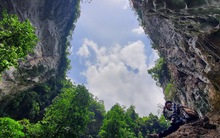 Phát hiện hố sụt ngay ở miền Bắc, du khách thích thú với trải nghiệm 'rơi tự do trong lòng đất' tại đây