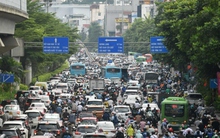 Nhiều đường phố Hà Nội ùn ứ trong ngày đi làm sau kỳ nghỉ lễ 2/9