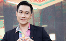 Nam ca sỹ "Chiếc khăn gió ấm" đã bán sạch cổ phiếu công ty do vợ làm Chủ tịch