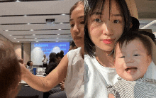 Pam - cháu gái tập đoàn may mặc ngồi ghế "nóng" trong cuộc họp: Tập làm chủ tịch cho đỡ bỡ ngỡ!