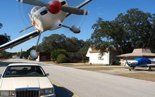 Thị trấn nhỏ giàu tới mức người dân lái máy bay đi ăn sáng mỗi ngày