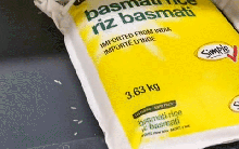 Người phụ nữ Việt ở Canada kể chuyện đi mua gạo nấu cơm, xem giá mỗi túi khẳng định "đúng đại gia mới được ăn"