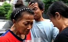 Đi lạc từ nhỏ, người đàn ông "khóc như đứa trẻ" khi biết mẹ đã tìm người mạo danh mình suốt 30 năm