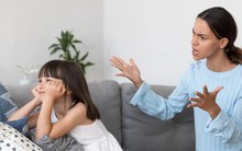 Có một điều bố mẹ Việt không thể chấp nhận được ở con, bác sĩ tâm lý nói: Nếu ở nước ngoài thì lại khác