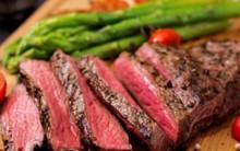 Vì sao không nên thường xuyên ăn thịt bò vào buổi tối?