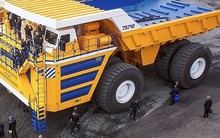 Giống ngôi nhà 2 tầng biết đi, chỉ phần bánh xe cũng cao bằng cả 3 người trưởng thành: Đây là cách "quái vật" xe tải tạo ra bước ngoặt cho ngành công nghiệp khai khoáng