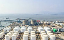 Nguồn cung dầu của Nga sang EU giảm 90%