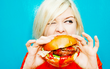 5 thói quen ăn uống tổn hại tim mạch, gây ung thư bạn cần dừng lại ngay