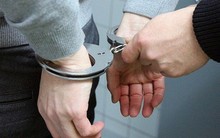 Bắt một nhân viên trung tâm phát triển quỹ đất