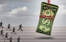 Người khôn ngoan: Khi người ta chạy theo trào lưu bán vàng, bạn nhất định phải đi bán xẻng!