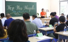 Đi họp phụ huynh cho con, ông bố chụp lại 1 bức ảnh nhận "bão like": Nhìn đã thấy căng thẳng, đầy mùi... "chiến tranh"!