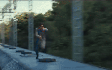 Bom tấn 690 tỷ mở màn kém xa kỳ vọng, bị giới phê bình chê như "một mớ hỗn độn"