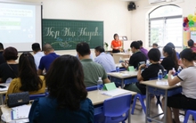 Tin nhắn lúc tối muộn của cô giáo khiến phụ huynh cười chảy nước mắt, học sinh thì run cầm cập: Tết sắp đến rồi, hoan hỉ người lớn ơi!