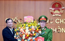 Thiếu tướng Nguyễn Quốc Hùng làm Ủy viên Thường trực Ủy ban Quốc phòng và An ninh